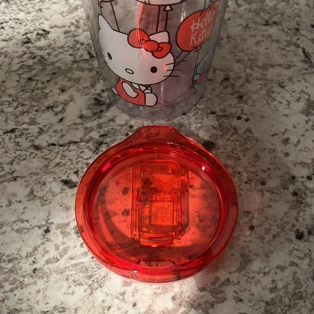 🆕 Hello Kitty Heart Balloons Tumbler with Lid